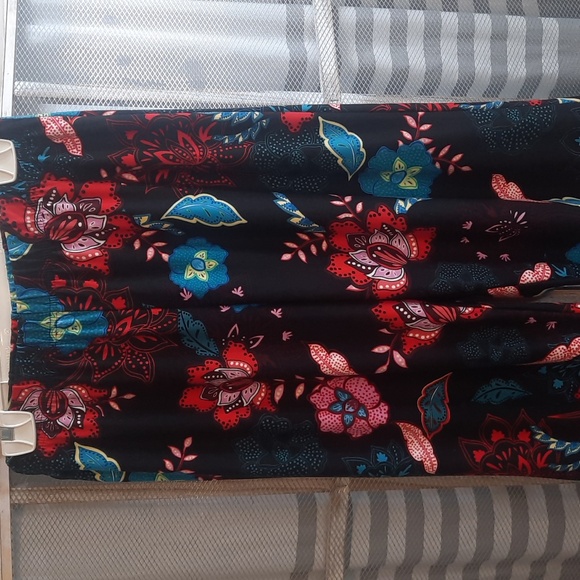 IMAN Global Chic 2 Pc Floral Print Accents Lounge Wear - Picture 5 of 6